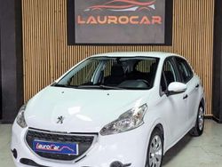 Blanco Usado 2015 Peugeot 208 Active Utilitario | 7499 € (Precio justo)
