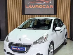 Blanco Usado 2015 Peugeot 208 Active Utilitario | 7999 € (Precio justo)