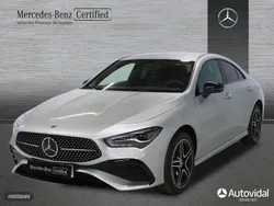 Gris / plateado Usado 2024 Mercedes CLA250e Berlina | 42.900 € (Un poco caro)