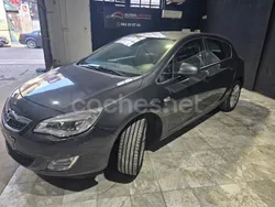 Gris / plata Usado 2010 Opel Astra Cosmo Berlina | 5399 € (Precio justo)