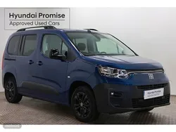 Azul Usado 2023 Fiat e-Doblò Launch Edition Monovolumen | 24.500 € (Buen precio)