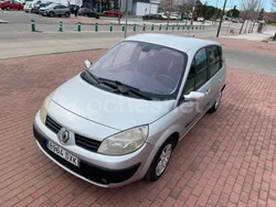Gris / plata Usado 2007 Renault Scénic II Dynamique Monovolumen | 2500 € (Buen precio)
