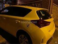 Blanco Usado 2014 Toyota Auris Hybrid Active Berlina | 11.100 € (Buen precio)