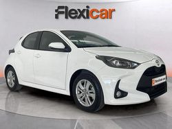 Blanco Usado 2025 Toyota Yaris Hybrid Business Edition Berlina | 20.690 € (Buen precio)