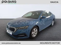 Azul Usado 2021 Skoda Octavia Ambition Berlina | 17.500 € (Precio justo)