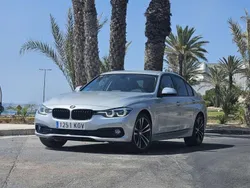 Gris / plata Usado 2018 BMW 320 Sport Line Berlina | 16.900 € (Buen precio)