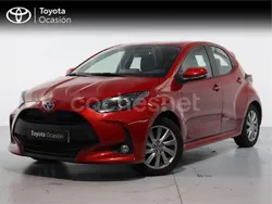 Rojo Usado 2024 Toyota Yaris Hybrid Active Monovolumen | 20.990 € (Precio justo)