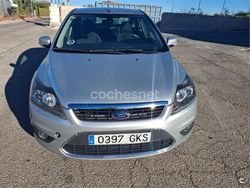 Gris / plata Usado 2009 Ford Focus Titanium Berlina | 3500 € (Buen precio)