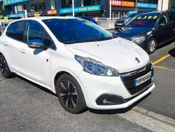 Blanco Usado 2019 Peugeot 208 Utilitario | 8900 € (Buen precio)