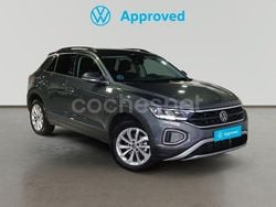 Gris / plata Usado 2024 VW T-Roc Life SUV | 28.540 € (Precio justo)