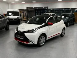 Blanco Usado 2018 Toyota Aygo X-play Utilitario | 10.950 € (Precio justo)