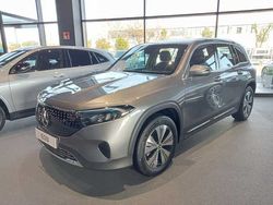 Gris Nuevo 2024 Mercedes EQB250+ SUV | 45.360 € (Super precio)