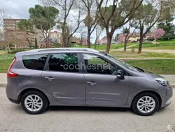 Gris / plata Usado 2014 Renault Scénic III LIMITED Monovolumen | 12.500 € (Un poco caro)