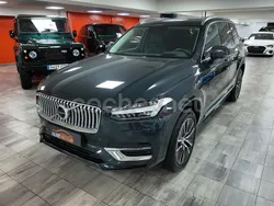 Gris / plata Usado 2021 Volvo XC90 Core SUV | 45.990 € (Precio justo)
