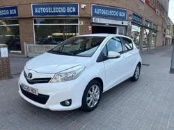 Blanco Usado 2014 Toyota Yaris Active Utilitario | 9500 € (Caro)