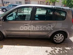 Gris / plata Usado 2009 Renault Scénic III Dynamique Monovolumen | 4400 € (Buen precio)