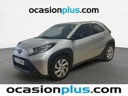 Gris Usado 2024 Toyota Aygo Play Utilitario | 13.355 € (Precio justo)