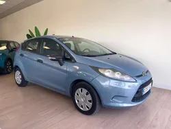 Gris Usado 2009 Ford Fiesta Trend Utilitario | 4990 € (Precio justo)