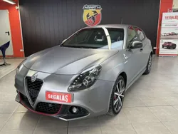 Gris Usado 2017 Alfa Romeo Giulietta Edizione Speciale Utilitario | 26.500 €