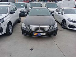Negro Usado 2010 Mercedes E200 Classic Familiar | 5800 €