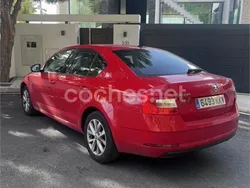 Rojo Usado 2018 Skoda Octavia Active Berlina | 11.300 € (Un poco caro)