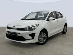 Blanco Usado 2021 Kia Rio Berlina | 15.350 € (Precio justo)