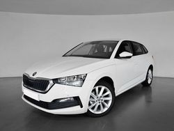 Blanco glaciar metalizado Usado 2023 Skoda Scala Ambition Utilitario | 16.590 € (Precio justo)