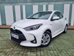 Blanco Usado 2020 Toyota Yaris Hybrid Business Edition Utilitario | 13.100 € (Un poco caro)