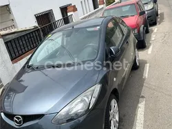 Gris / plata Usado 2009 Mazda 2 Active Berlina | 3999 € (Buen precio)