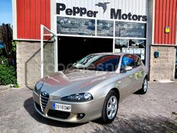 Beige Usado 2005 Alfa Romeo 147 Distinctive Utilitario | 4250 € (Precio justo)
