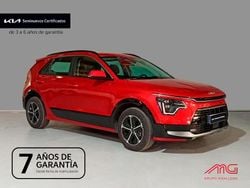 Runway red (cr5) Usado 2024 Kia Niro SUV | 27.700 € (Un poco caro)
