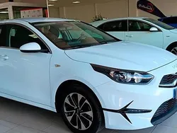 Cassa white blanco Usado 2024 Kia Ceed Berlina | 18.160 € (Precio justo)