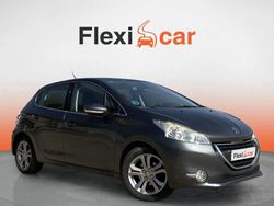 Gris Usado 2015 Peugeot 208 Allure Utilitario | 8290 € (Buen precio)