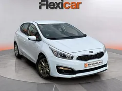 Blanco Usado 2017 Kia Ceed GT Berlina | 10.590 € (Precio justo)