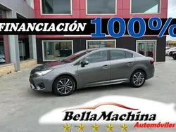 Blanco Usado 2018 Toyota Avensis Advance Berlina | 10.775 € (Precio justo)