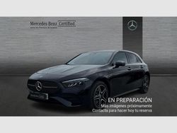 Nachtschwarz unilack Usado 2023 Mercedes A250 AMG line Utilitario | 32.990 € (Un poco caro)