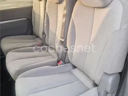 Gris / plata Usado 2010 Kia Carnival Monovolumen | 3950 € (Super precio)