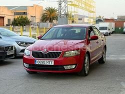 Rojo Usado 2014 Skoda Octavia Ambition Berlina | 5999 € (Precio justo)