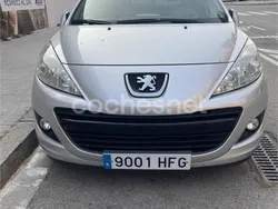Gris / plata Usado 2011 Peugeot 207 Access Berlina | 3995 € (Precio justo)