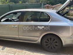 Gris / plata Usado 2010 Skoda Superb Elegance Berlina | 4000 € (Super precio)