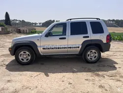 Gris / plata Usado 2003 Jeep Cherokee SUV | 12.000 € (Precio justo)