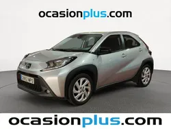 Gris Usado 2024 Toyota Aygo Play Utilitario | 13.728 € (Precio justo)