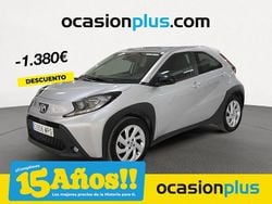 Gris Usado 2024 Toyota Aygo Play Utilitario | 14.750 € (Precio justo)