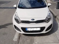 Blanco Usado 2014 Kia Rio Utilitario | 7900 € (Precio justo)