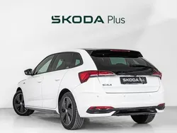 Blanco Usado 2024 Skoda Scala Monte Carlo Utilitario | 24.900 € (Caro)