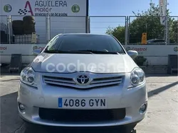 Gris / plata Usado 2010 Toyota Auris Luna Berlina | 7500 € (Precio justo)