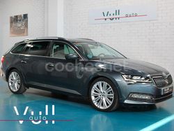 Azul Usado 2021 Skoda Superb Style Familiar | 23.950 € (Un poco caro)