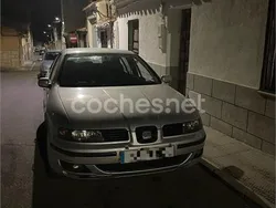 Gris / plata Usado 2002 Seat Leon Berlina | 1950 € (Buen precio)