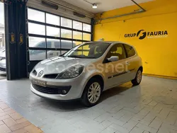 Gris / plata Usado 2008 Renault Clio II Dynamique Berlina | 3990 € (Un poco caro)