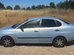 Azul Usado 2004 Seat Cordoba Berlina | 3250 € (Precio justo)